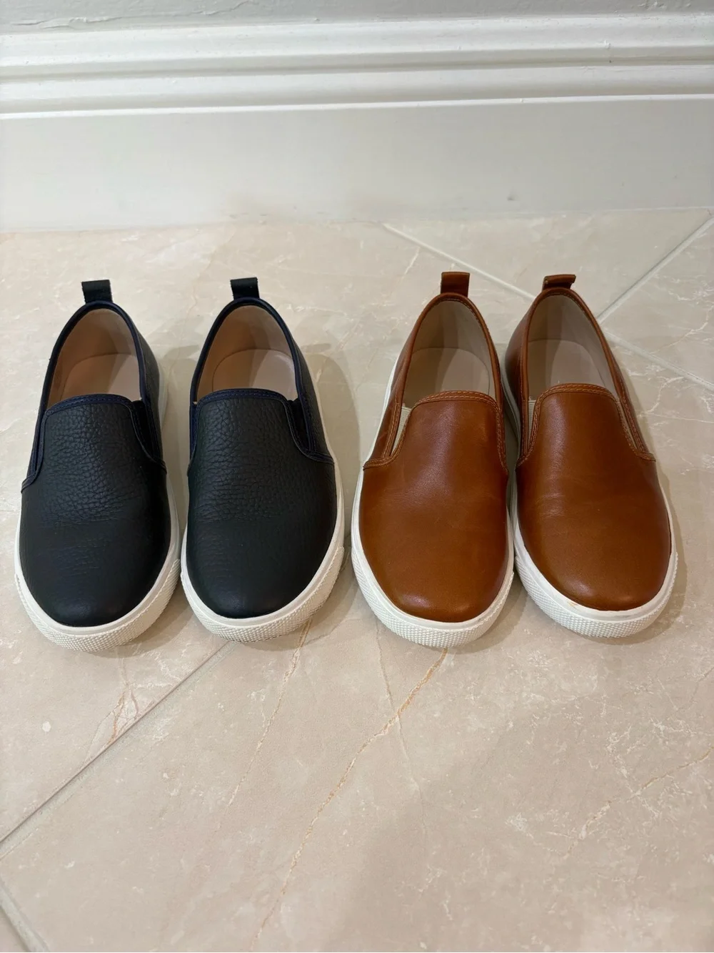 Boys Elephantito Leather Slip On sneakers (Navy) size 12C